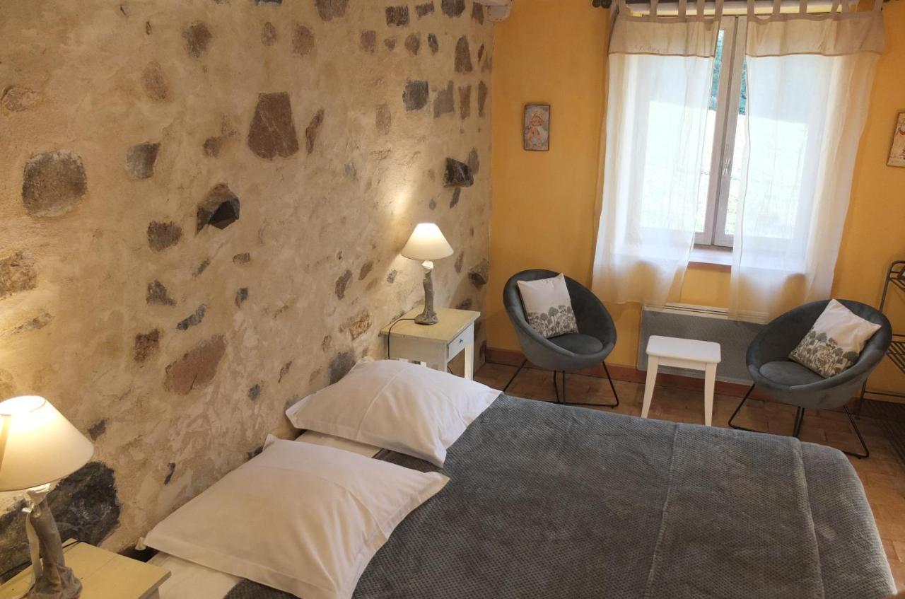 La Pierre Folle Chambres D'Hotes Клюни Экстерьер фото