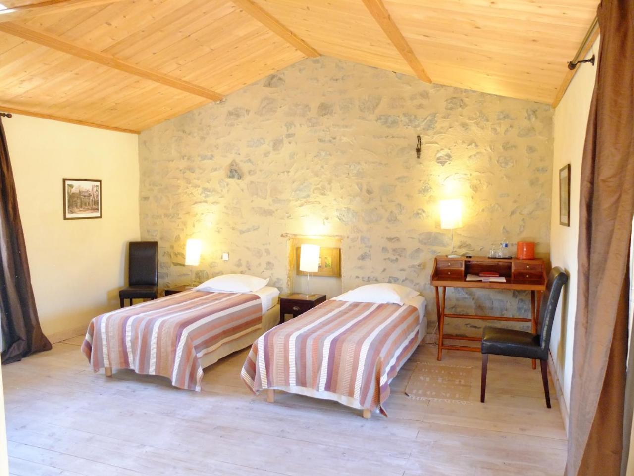 La Pierre Folle Chambres D'Hotes Клюни Экстерьер фото